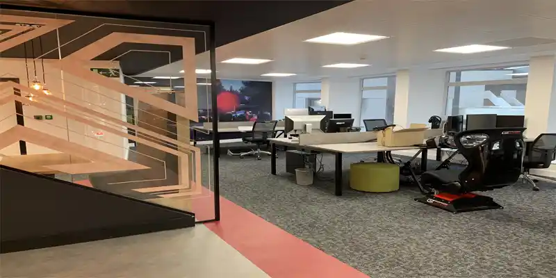 Review Studio Codemasters: 1 Ưu Điểm Nổi Bật Về Đồ Họa